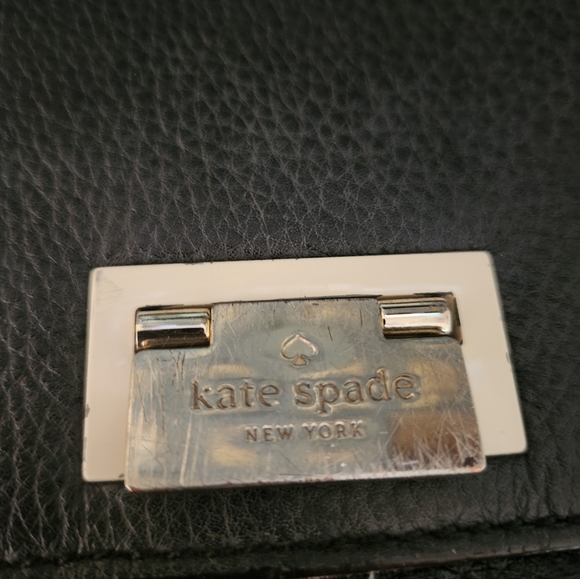 Kate Spade Pebbled Back & White Leather Convertible Bag - Picture 4 of 5